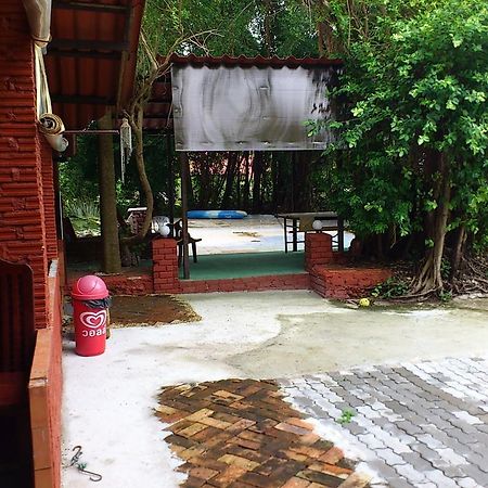 Pine Bungalow Krabi town Екстериор снимка